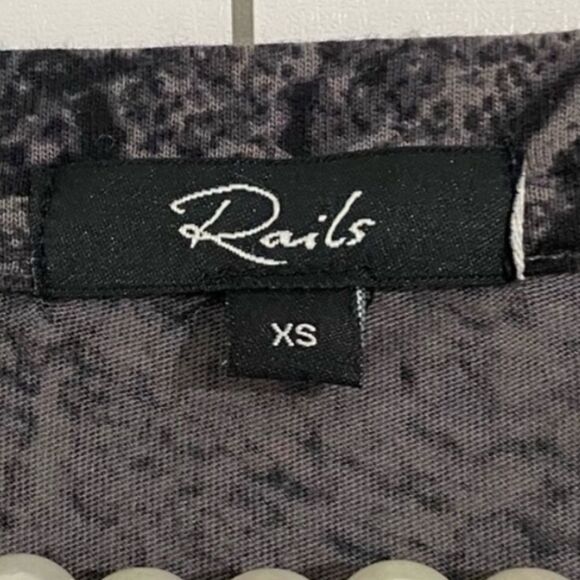 Rails Sami Python Snake Print Charcoal Long Sleeve V-Neck Shirt SIZE XS - Picture 5 of 9